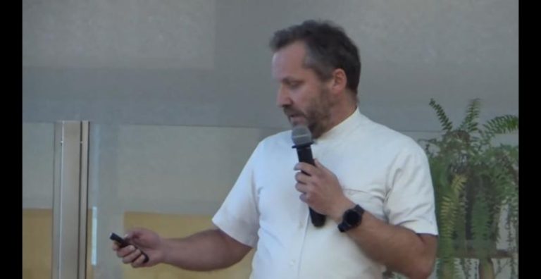 Nagranie: Teoria Strun: jak dalece matematyka pozwala zrozumieć świat, dr hab. Hadasz